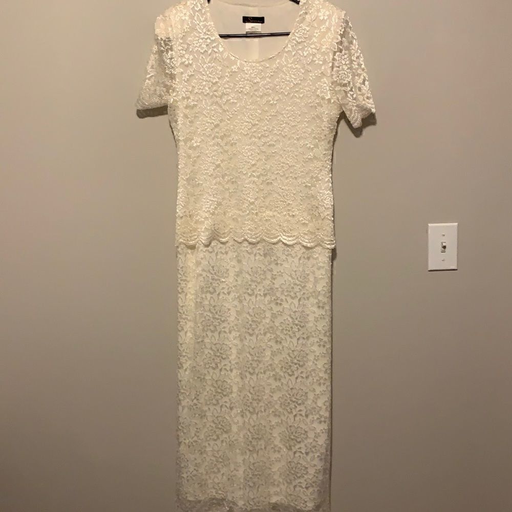 Serene Womans White Maxi/Party Dress Size 8